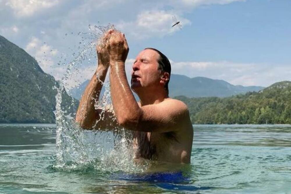 JOVAN MEMEDOVIĆ JEDVA IZVUKAO ŽIVU GLAVU! Zamalo ga nisu ubile SANKE na Severnom polu, sve je ISPRIČAO, UŽAS! FOTO