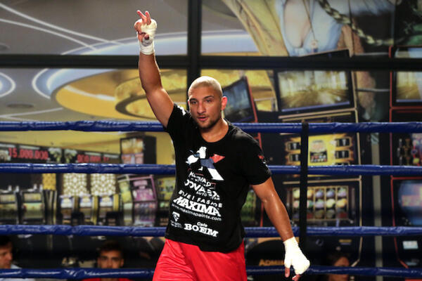 SPREMAN ZA JOŠ JEDNU AMATERSKU TITULU: Konovalov planira da pokuša i u profesionalnim vodama