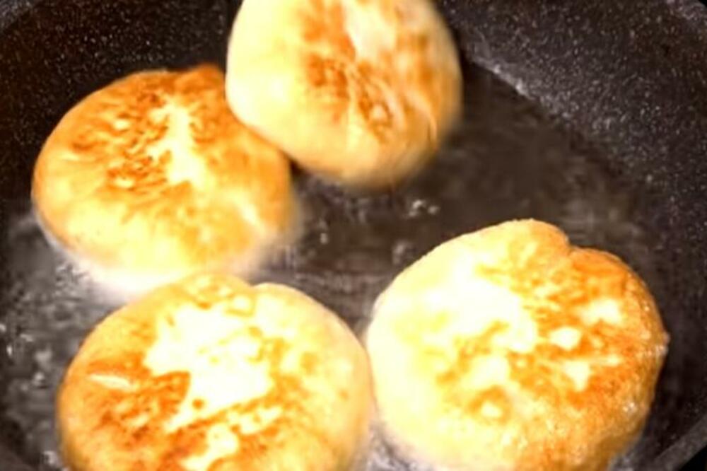 UŠTIPCI NA MALO DRUGAČIJI NAČIN: Testo se razvlači OKLAGIJOM, a neće upiti ni KAP ULJA (RECEPT)