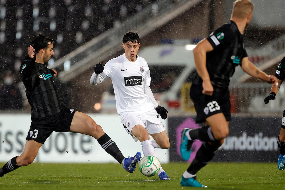 LIGA KONFERENCIJA: Istorijski prolaz Randersa, Živković dominirao u pobedi PAOK-a, Slavija preživela u Berlinu!