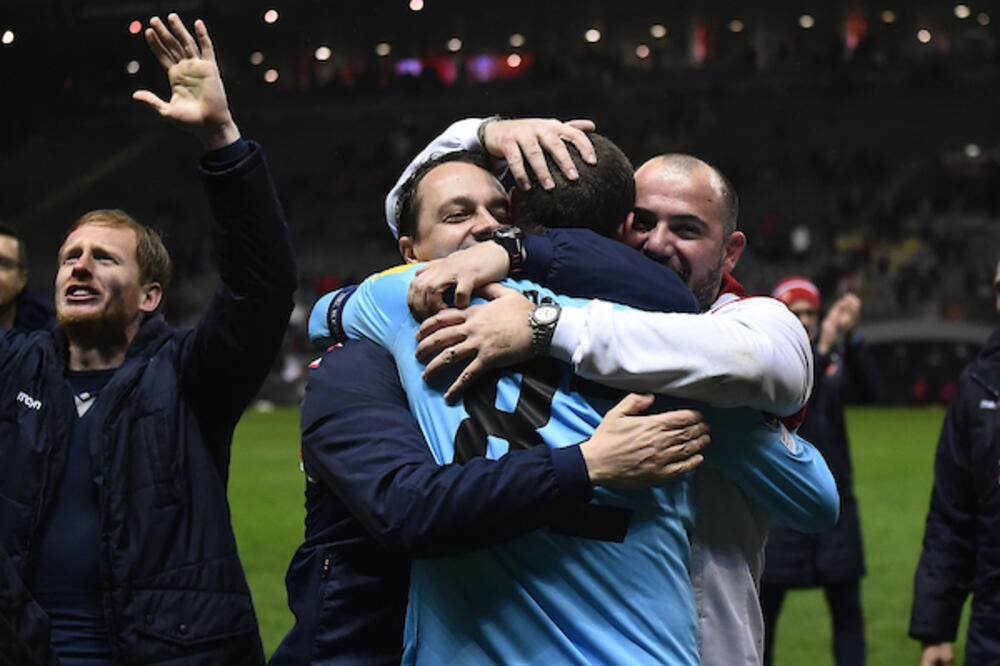 ERUPCIJA RADOSTI: Stankovićevo veselje i ogromno oduševljenje Zvezdinih navijača u Bragi (VIDEO/FOTO)