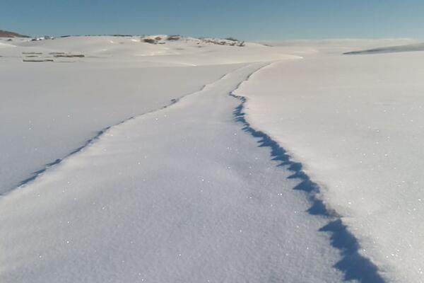 NEGDE I DO POLA METRA SNEGA, OPASNOST OD SNEŽNIH NANOSA! Meteorolozi su izdali najnovije upozorenje za vikend