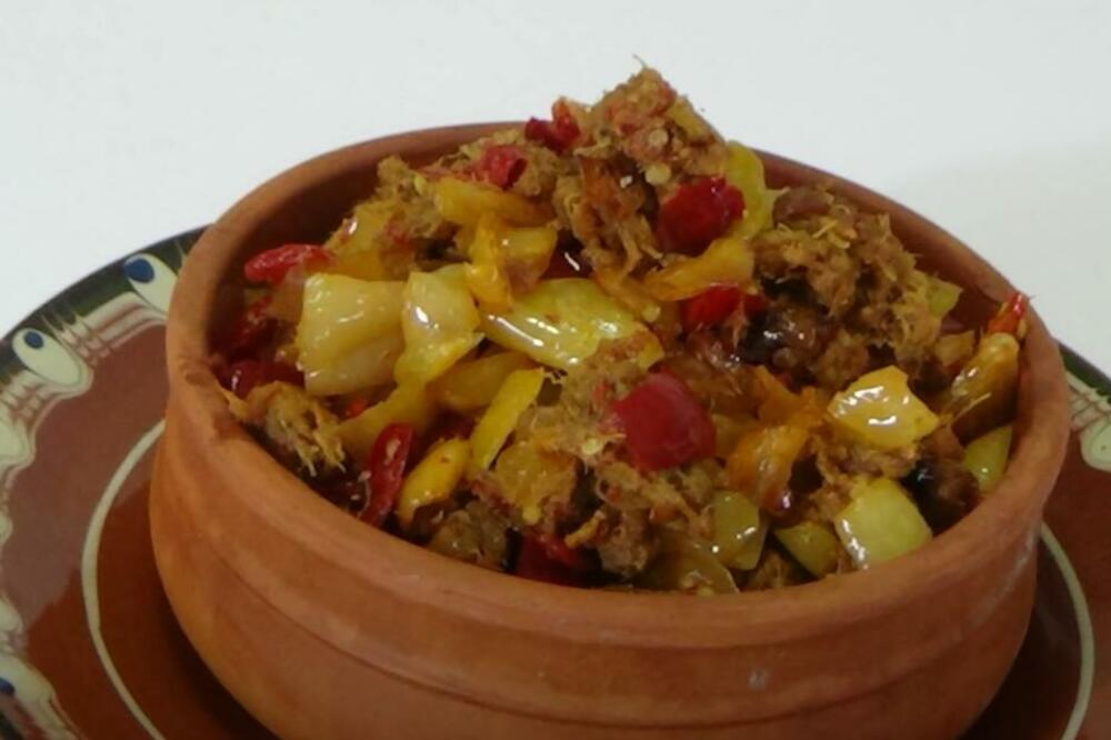 GURMANSKI SPECIJALITET SA JUGA BI I VEGANE PREOBRATIO: Starinski recept za SPRŽU od svinjskog mesa -nema ko ne voli