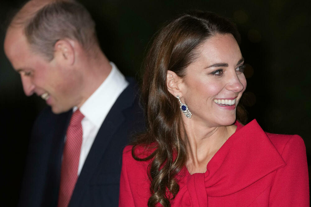 KEJT BEZ BLAMA NA CRVENOM TEPIHU: Mislila je da niko neće VIDETI, uradila nešto što sve OSTAVILO BEZ TEKSTA! VIDEO