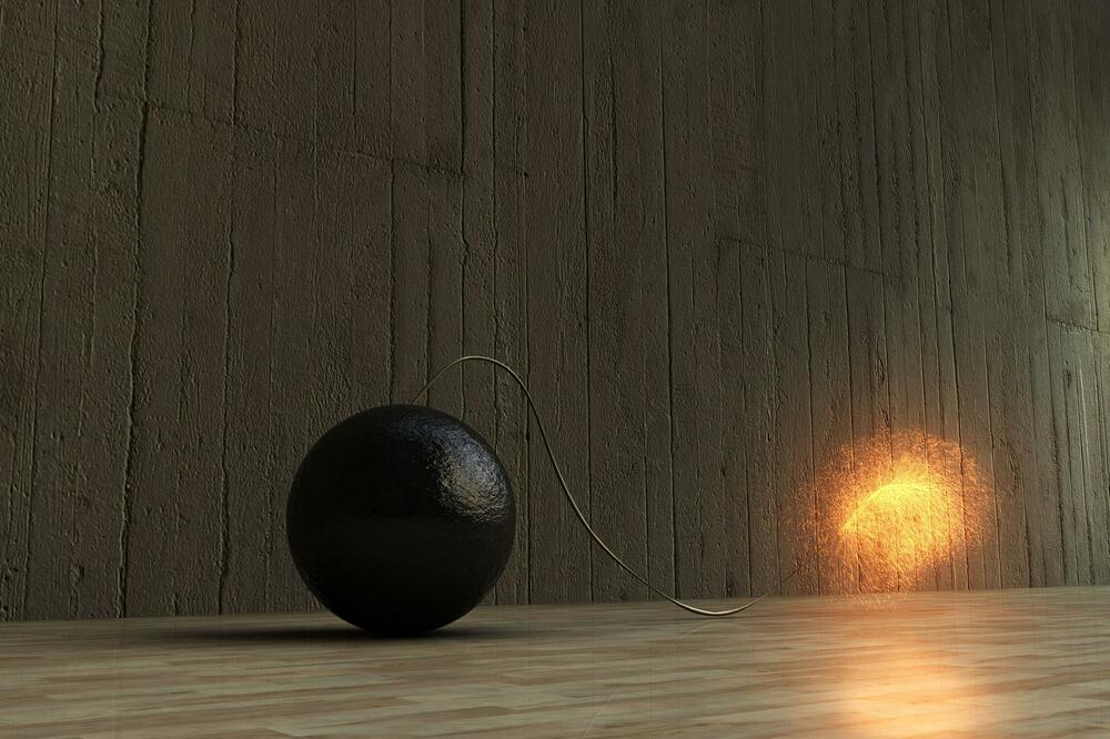 POLICIJA MISLILA DA JE U TORBI BOMBA, A KADA SU PROVERILI SADRŽAJ ŠOKIRALI SU SE: Našli su nešto SRAMOTNO!