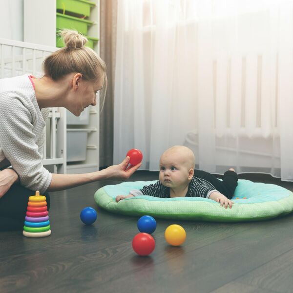 ŽENA OSTAVILA PORUKU DADILJI KOJA ČUVA NJENOG SINA, PA ŠOKIRALA SVE ŽENE: Ljudi ne veruju da je OVO tražila (VIDEO)