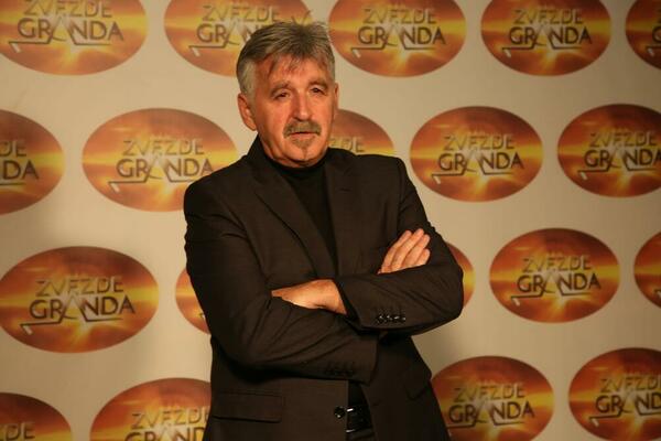 OVAKO SE SLAVI BOŽIĆ U DOMU DRAGANA STOJKOVIĆA BOSANCA: On kao domaćun RADI 1 STVAR, a imaju i POSEBNOG GOSTA