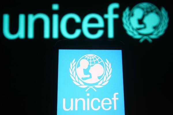 UNICEF SAOPŠTIO: Iz Ukrajine izbeglo 2 miliona dece, raseljeno još više