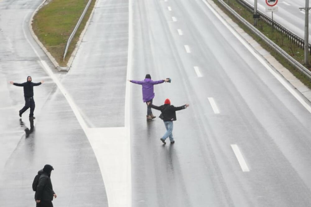 Aktivisti za danas najavili tročasovne blokade puteva na više lokacija