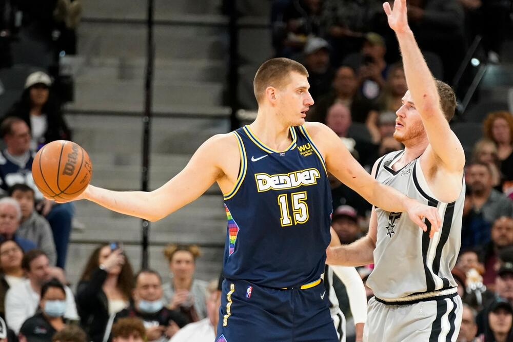 NAGETSI SE HVALE MAGIJOM MVP-ja: Jokić zaludeo rivale - dodavao "iz odbojke", bez gledanja... (VIDEO)