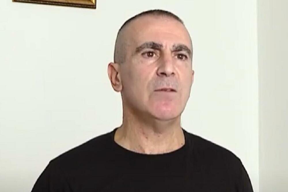 DAJE LJUDIMA DA GA TUKU PO TELU I GLAVI! Dobija batine po 4 puta dnevno i to sve sa jednim CILJEM (VIDEO)