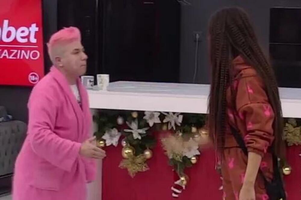 MATORA URLALA NA ZADRUGARKU IZ PETNIH ŽILA: Ova se jedva odbranila od nje! (VIDEO)