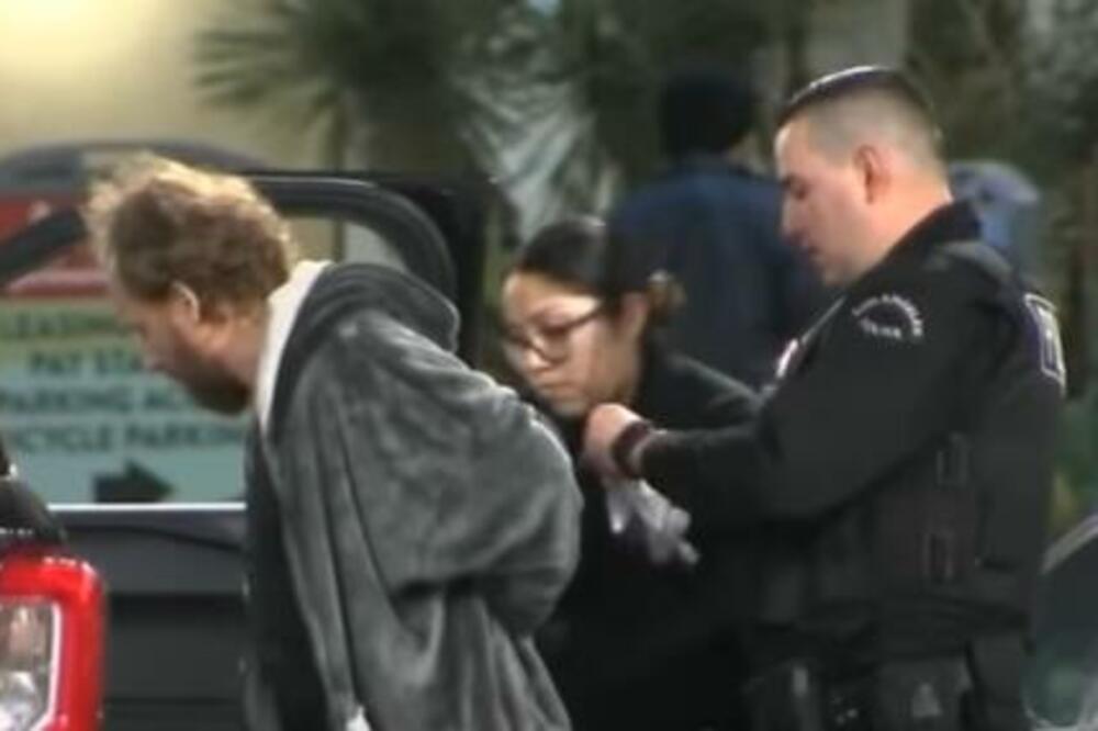 U BLOKU HOLIVUDSKOG BULEVARA ODJEKIVALI PUCNJI: Snajperista uhvaćen, oblast EVAKUISANA (VIDEO)