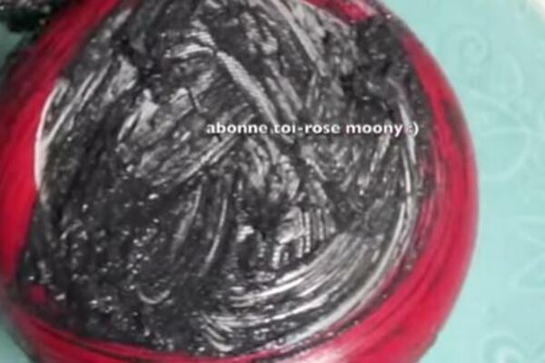 UZ POMOĆ PASTE ZA ZUBE REŠITE SE MASNOĆE SA TIGANJA: Trik koji će skratiti MUKE svim domaćicama (VIDEO)