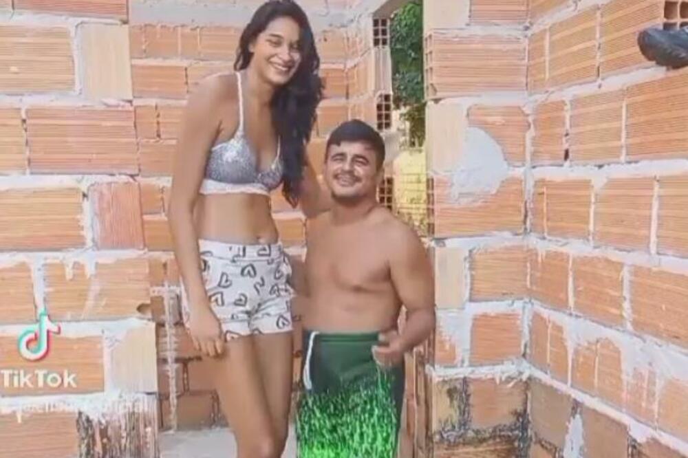 ONA IMA VIŠE OD 2 METRA, A UDALA SE ZA MUŠKARCA KOJI NEMA NI 170: Ova priča STOJI iza njenog ODRASTANJA! (FOTO)