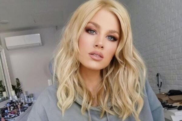 O NJENOM PRIVATNOM ŽIVOTU BRUJE SVI, SUPRUG JOJ JE PILOT I PRAVI FRAJER: Raznežila sve fotkom njega i ćerke! (FOTO)