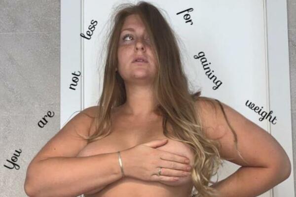 POZNATA FITNES DAMA POZIRALA POTPUNO GOLA, DODIRIVALA SE PO SVAKOM DELIĆU: Pa uradila nešto što će se PREPRIČAVATI