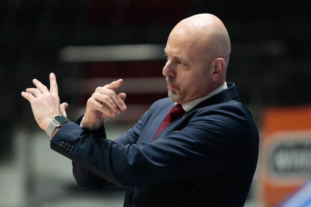 BRUKA! Saša Obradović IZVIŽDAN u Pioniru! (VIDEO)