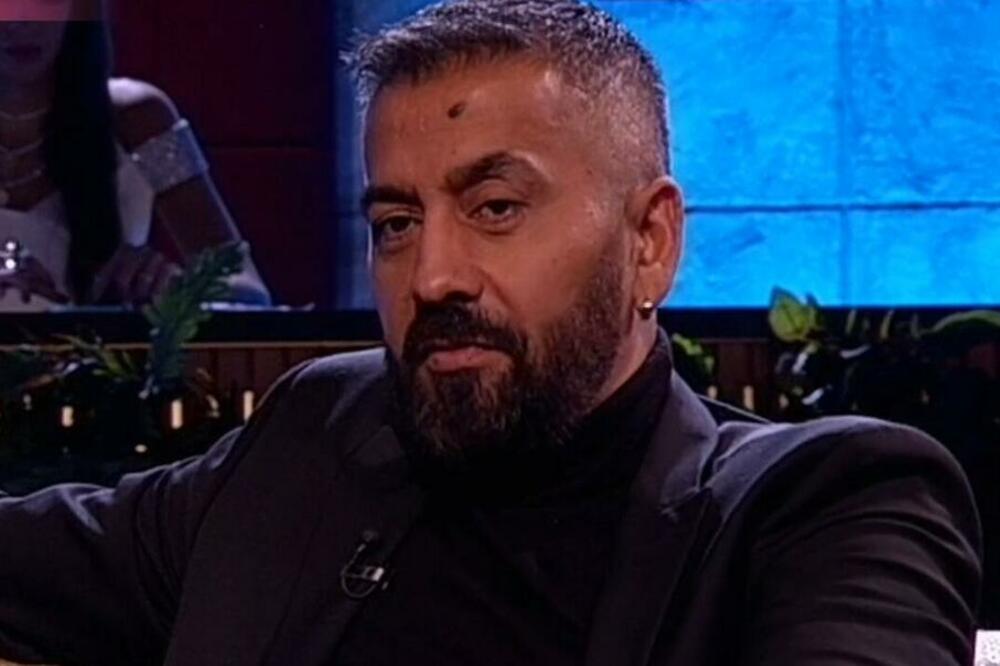 JEDNA PESMA JE OD FAZLIJE NAPRAVILA SVETSKU ZVEZDU: Kardašijanke su mu ROĐAKE, bakšiš koji dobija je OGROMAN!