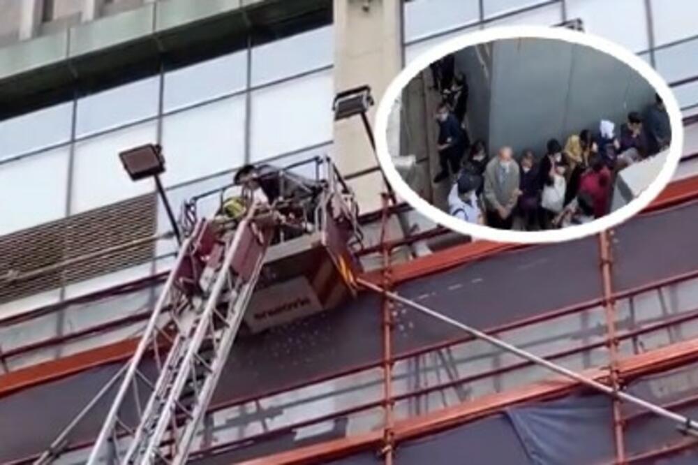 UGAŠEN POŽAR U SVETSKOM TRGOVINSKOM CENTRU U HONGKONGU! Evakuisano 1.200 osoba, najmanje 12 povređenih (VIDEO)