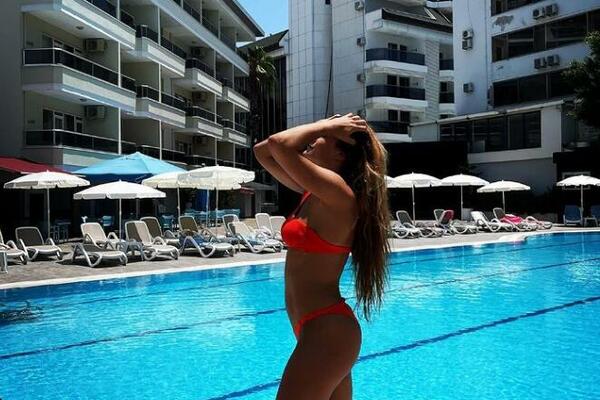 VATRENA SRPKINJA UZBURKALA ŠPANIJU: Aleksandra je velika nada našeg sporta, a da je vidite u BIKINIJU! (FOTO)
