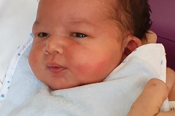 PRONAĐENA MAMA NAPUŠTENE BEBE! Policija posle skoro 8 meseci potrage uspela da joj uđe u trag, dečaka otkrio HASKI