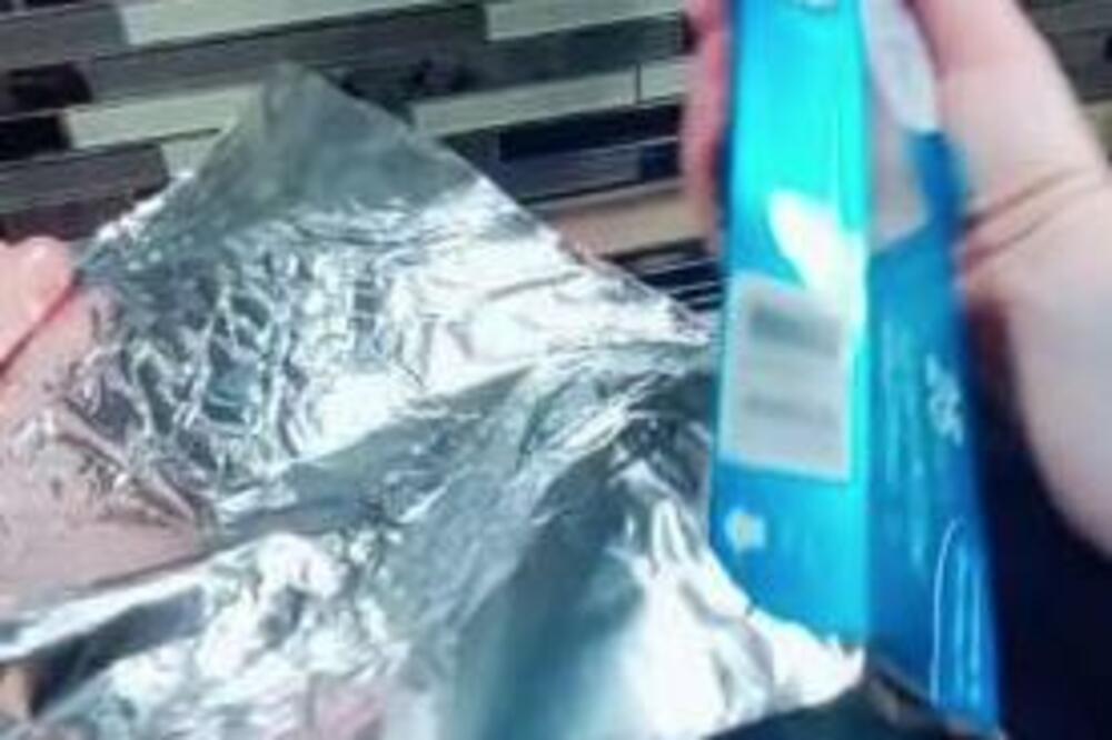 KAKO DA VAM SE ALUMINIJUMSKA FOLIJA NE POCEPA BAŠ SVAKI PUT: Prestanite da radite OVU STVAR kad je uzmete