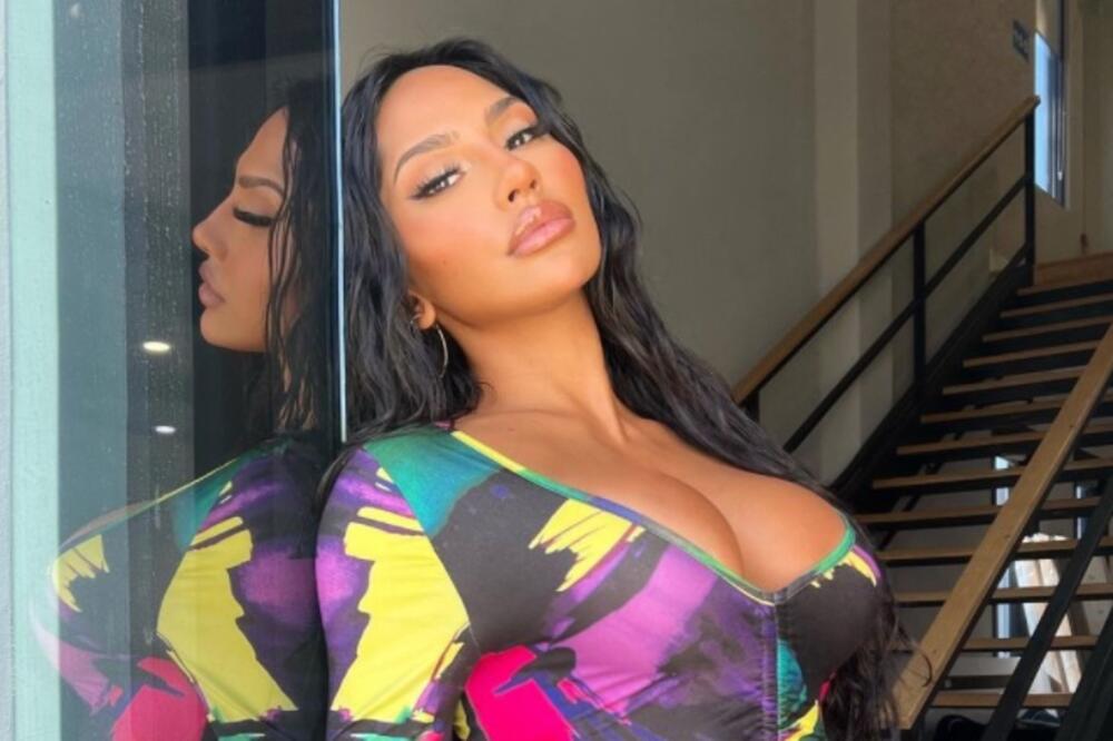 ONA JE ŽUDNJA MNOGIM MUŠKARCIMA, A SADA VIDIMO I ZAŠTO: Ovakve OBLINE nema svako, CRNKA DIŽE PRITISAK!