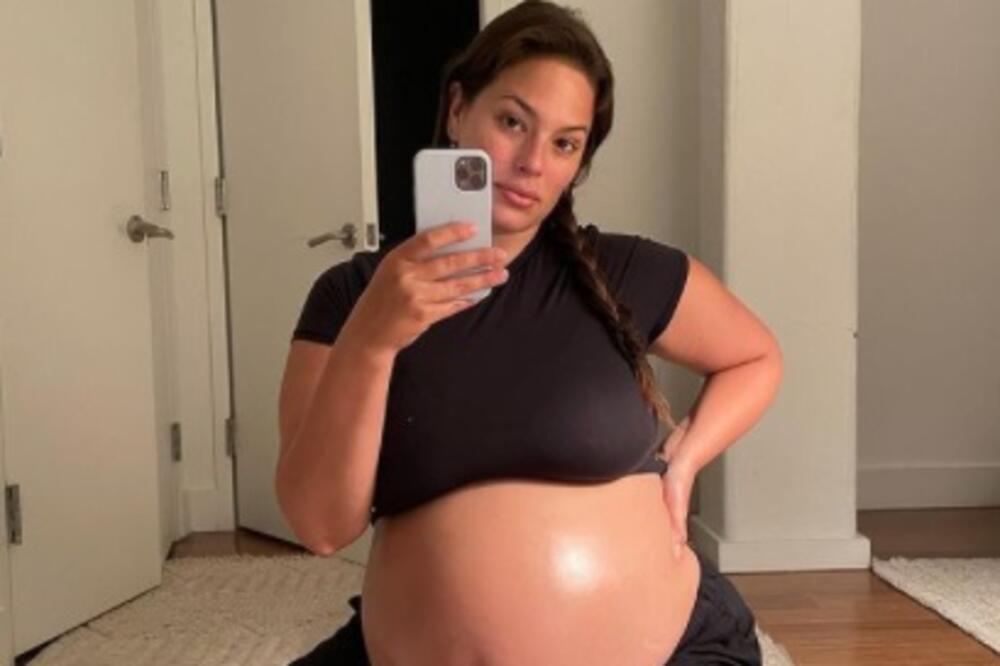 MANEKENKA SKINULA SE POTPUNO GOLA, A SAMO ŠTO SE NIJE PORODILA! Ljudi FRAPIRANI SCENAMA: "Sledeće je uživo prenos"