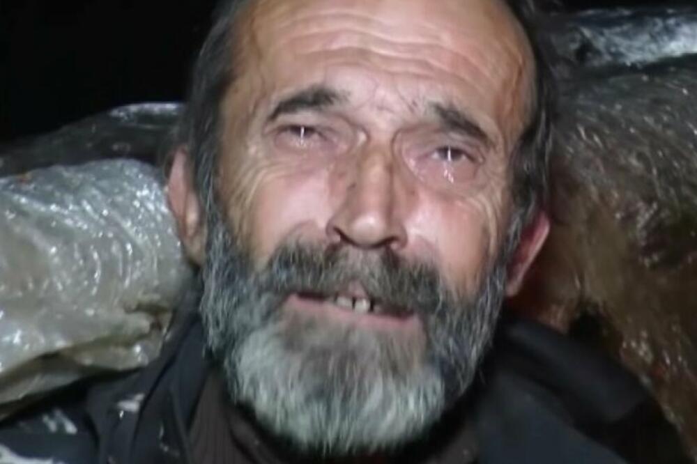 HEROJ SA KOŠARA JE DO JUČE ŽIVEO SA VUKOVIMA, SADA SE KONAČNO POJAVIO U JAVNOSTI: Izgleda neprepoznatljivo! (FOTO)