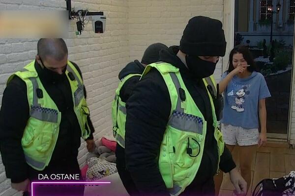 ŽESTOKA TUČA MAJE MARINKOVIĆA I FILIPA CARA! Obezbeđenje munjevito uletelo, davila ga za vrat, UŽASNE SCENE! (FOTO)