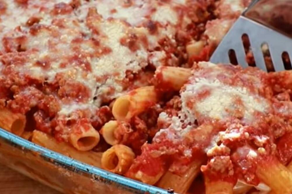 ISPROBAJTE ZAPEČENE BOLONJEZE: Dodajte 1 NEOBIČAN sastojak koji daje posebak ŠMEK (RECEPT)