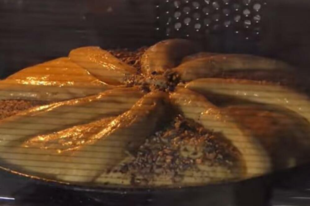 SAVRŠEN RUSKI DOMAĆI HLEB SA SEMENKAMA: Idealan uz PREDJELO i kao prilog RUČKU (RECEPT)