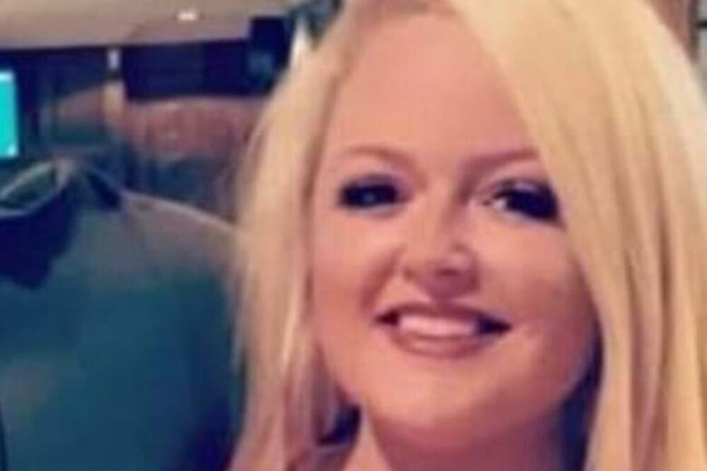 RAZGOVARALA SA NEZNANCEM, A ONDA JOJ JE U DŽEP UBACIO 1 STVAR: Nije mogla sebi da DOĐE, 10 minuta je PLAKALA