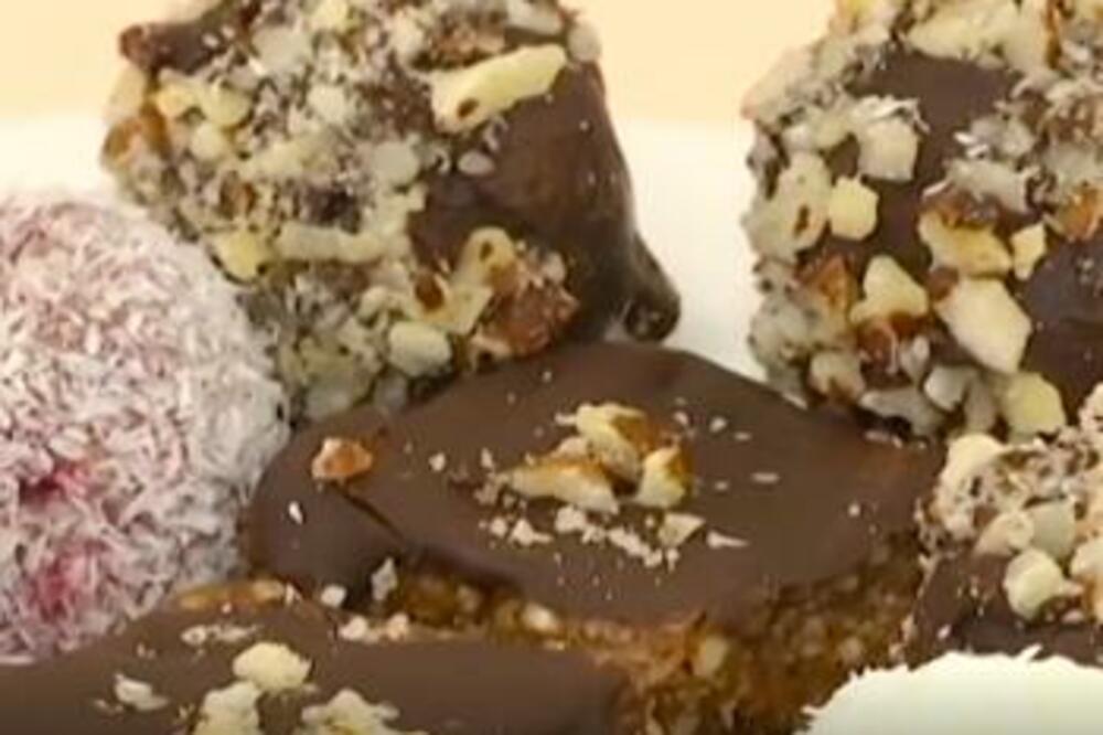 OVO JE NAJJEFTINIJI SITNI KOLAČ ZA SLAVU: Treba vam samo PAR SASTOJAKA, domaćice se utrkuju za RECEPTOM