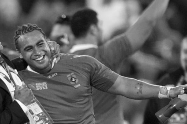 UŽASNA VEST: Velikan preminuo u 37. godini!