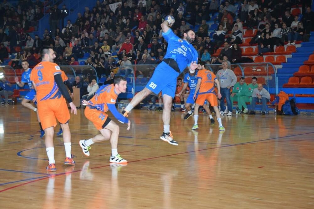 SKANDAL U RUKOMETNOJ LIGI: "Gde smem da pozovem policiju, ima da me LINČUJU!"