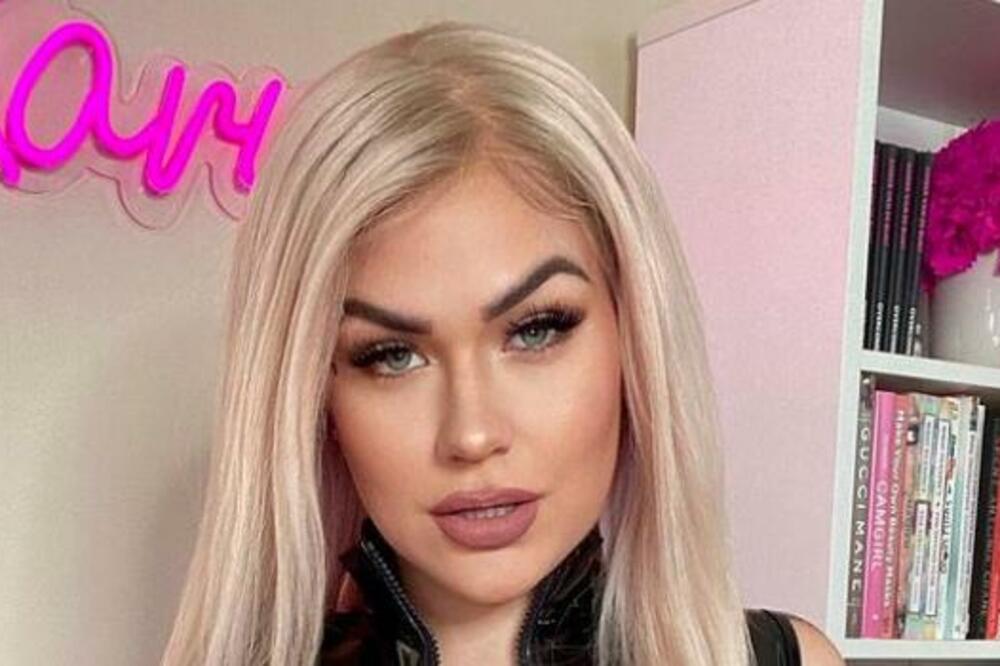 JEZIVA ISPOVEST POZNATE ZVEZDE ZA ODRASLE: Život joj se PRETVORIO U PAKAO - NIJE MOGLA DA USTANE IZ KREVETA! (FOTO)