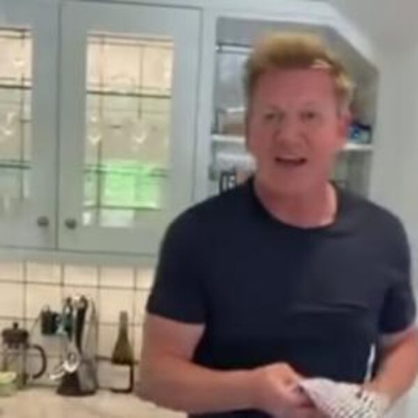 POZNATI MILIONER SA ŽENOM LETI PRVOM KLASOM, ALI DECI NE DA NI ZA ŽIVU GLAVU! Evo i iz kog razloga