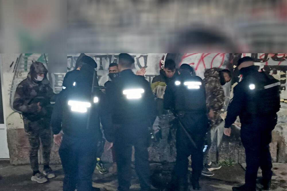 UHAPŠENA 2 VOZAČA, NAPRAVILI SUDAR I POBEGLI: U autu im pronađeni MIGRANTI!