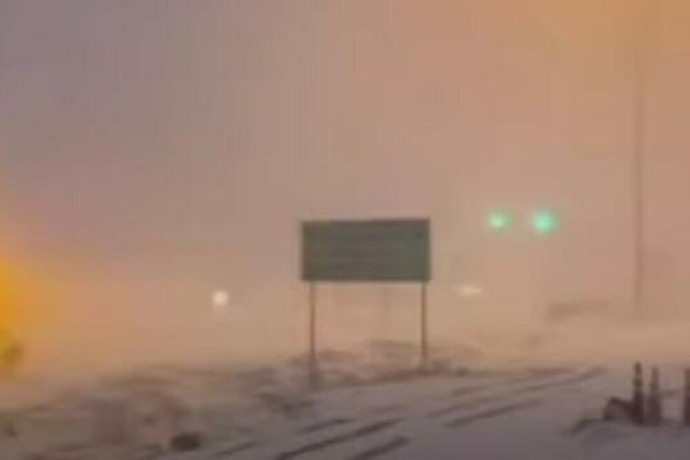 STRAŠNO NEVREME U ŠKOTSKOJ: Žena i dete POGINULI, desetine hiljada kuća ostalo bez struje! (VIDEO)