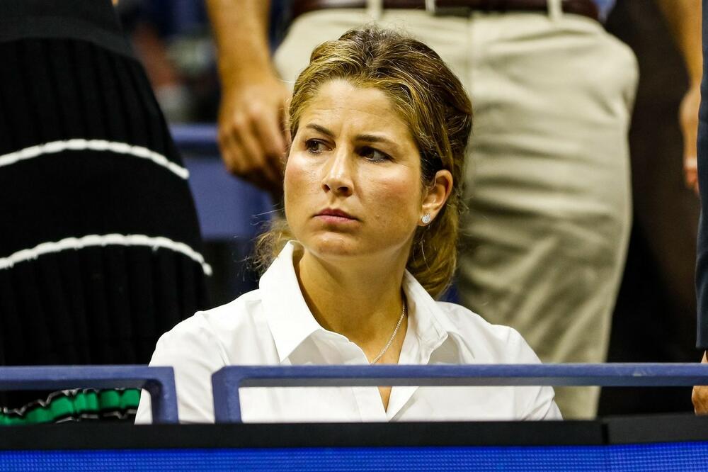 MIRKA FEDERER POSVAĐALA RODŽERA SA VELIKIM PRIJATELJEM: Da li moguće da je ovo sebi dozvolila? (FOTO)