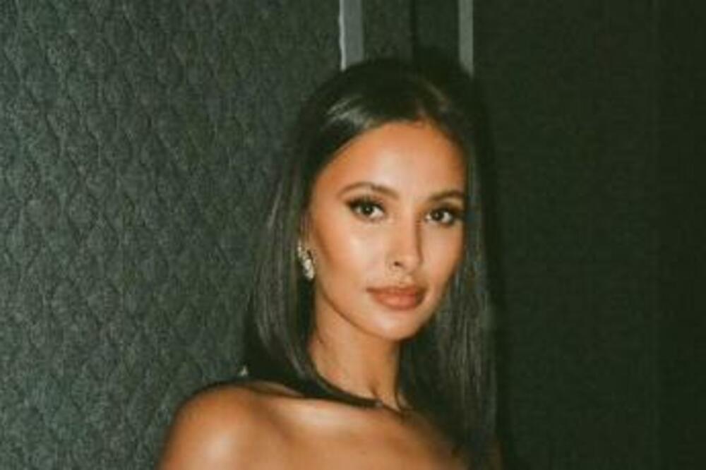 VODITELJKA MAJA OBOŽAVA DA GLEDA FILMOVE ZA ODRASLE! Isplivale njene GOLE SCENE, a njena OMILJENA POZA JE HOT! FOTO