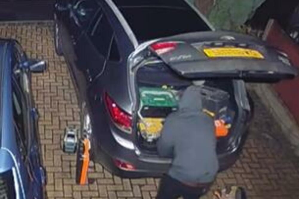 POKUŠAO JE DA OPLJAČKA BAŠ POGREŠNOG ČOVEKA I ZATIM ZAŽALIO ZA CEO ŽIVOT: Samo su se JAUCI ZAČULI! (VIDEO)