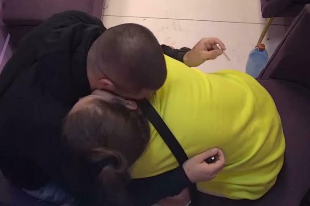 DALILA I DEJAN SE PREPUSTILI STRASTIMA, GRLE SE I LJUBE! Sada je sve jasno, gledaoci OGORČENI! (VIDEO)