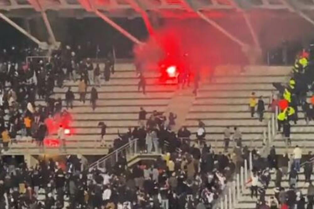 NOVI SKANDAL U FRANSUKOJ, STAMPEDO NA TRIBINAMA: Navijači Liona gađali suparnike BAKLJAMA, meč prekinut! (VIDEO)