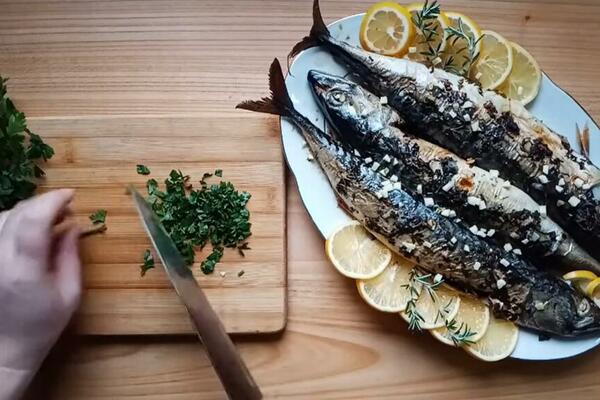 EVO KAKO DA SPREMITE RIBU ZA 15 MINUTA! Najbrži RECEPT ikada za najzdraviji RUČAK, čisto ZDRAVLJE (VIDEO)