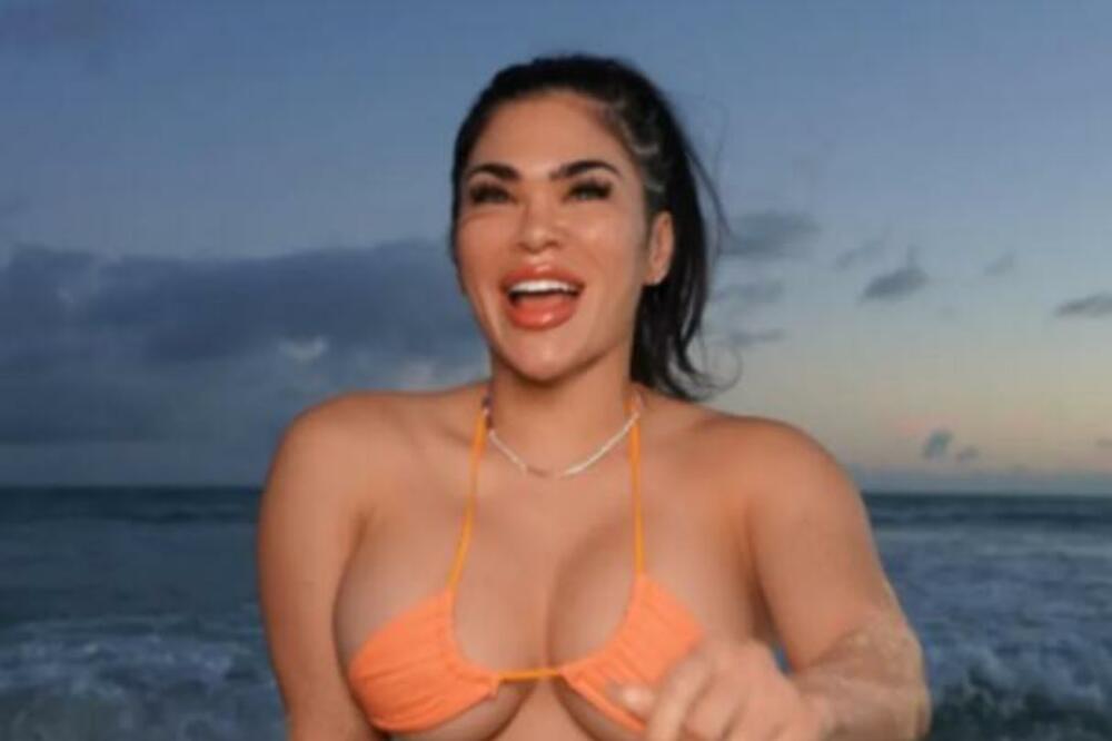 POKAZALA NIKAD UŽI INTIMNI DEO, ŠAVOVI POPUCALI ZBOG PREVELIKIH GRUDI: Pala na kolena, pa obradovala sav MUŠKI ROD