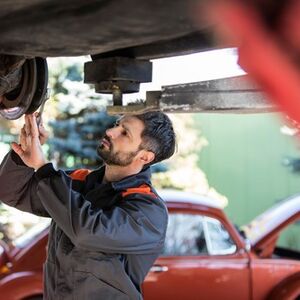 Ovo su sigurni signali da će vam se auto pokvariti: Stručnjak otkrio kako da uočite promene na vreme dok nije kasno