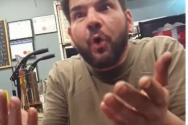 POVILENEO KADA JE VIDEO SNIMAK SA ULTRAZVUKA: Pogledajte samo FACU MLADOG OCA kada je SAZNAO ISTINU! (VIDEO)